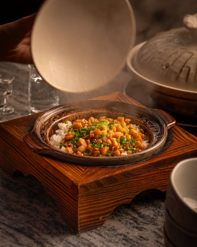 Golden lard claypot rice